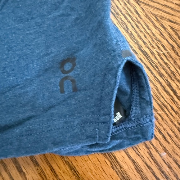 On Cloud Men's Casual Blue Tee - Picture 4 of 7
